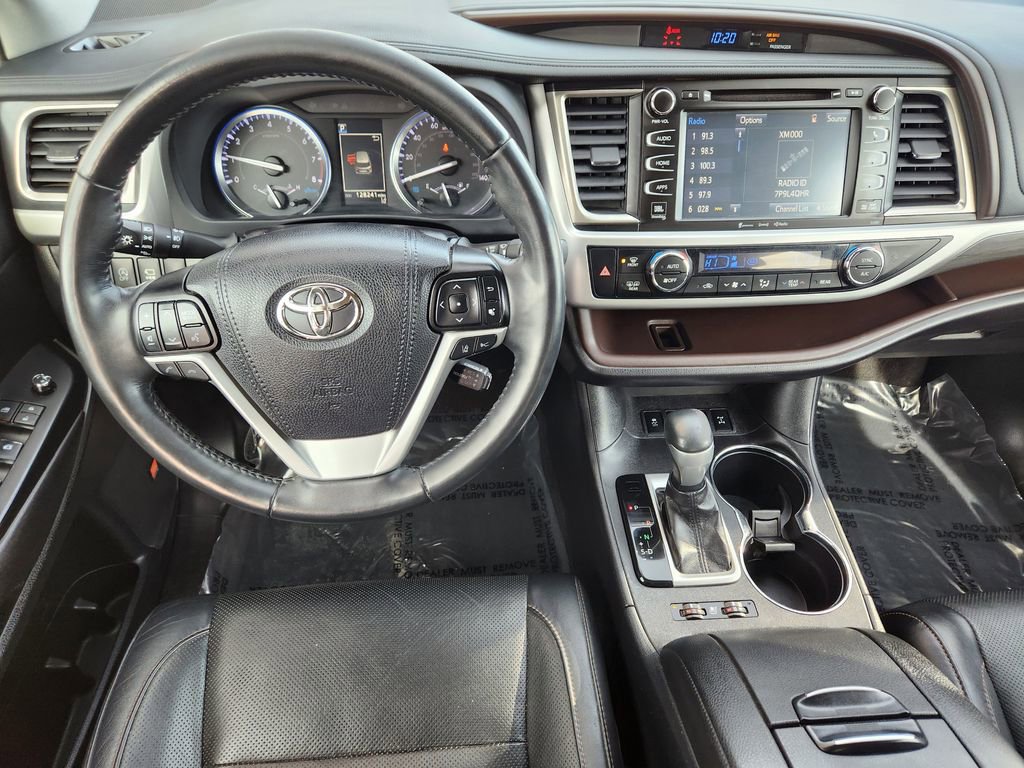 Used 2019 Toyota Highlander Limited Platinum image 2