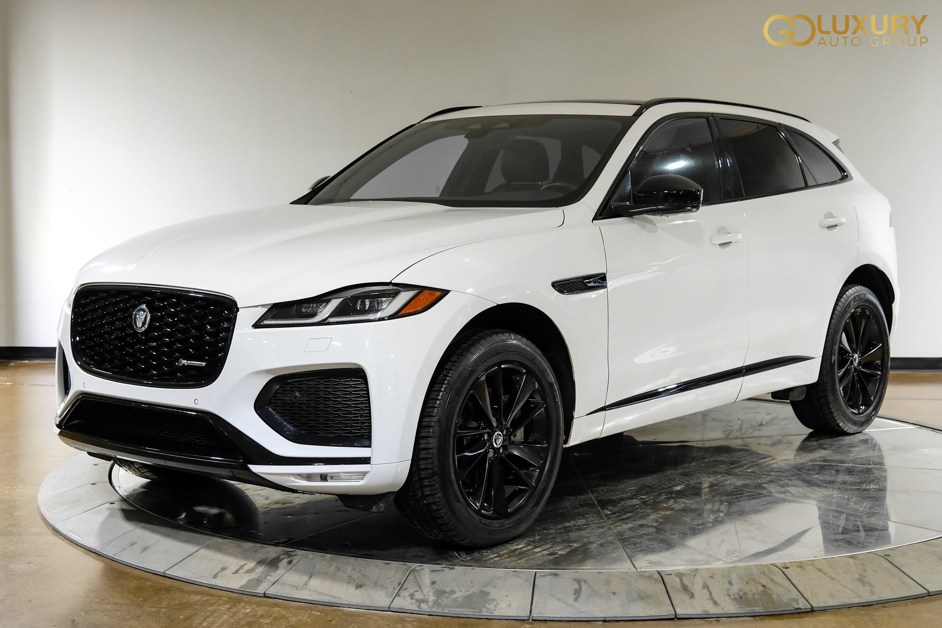 Used 2024 Jaguar F-PACE R-Dynamic S AWD/4WD image 8