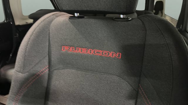 Used 2025 Jeep Wrangler Unlimited Rubicon AWD/4WD image 19