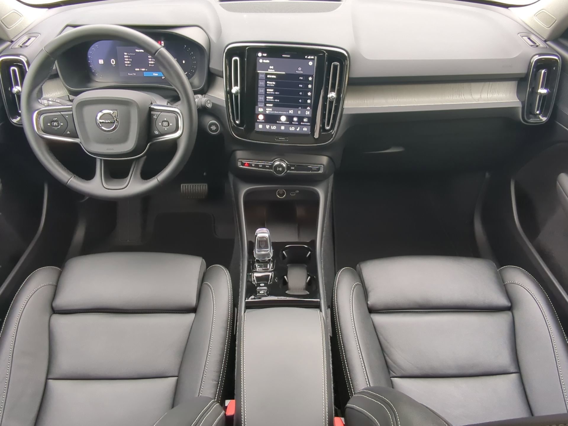 Used 2026 Volvo XC40 B5 Plus AWD/4WD image 50