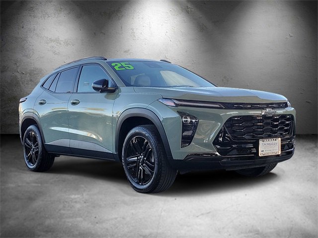 Used 2025 Chevrolet Trax ACTIV w/ Driver Confidence Package image 2