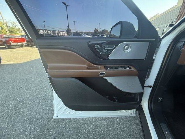 Used 2021 Lincoln Aviator Reserve w/ Equipment Group 210A AWD/4WD image 18