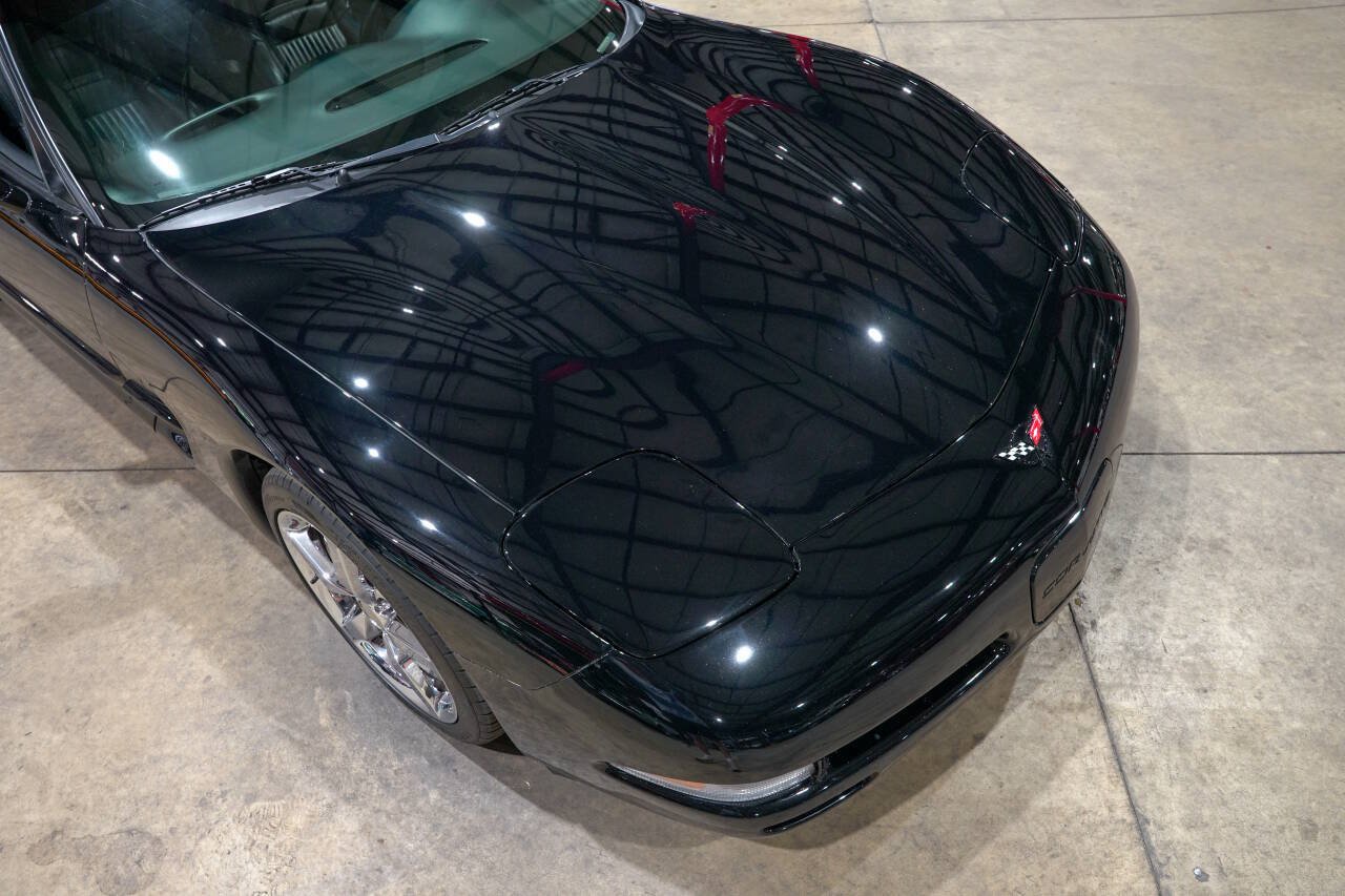 Used 1998 Chevrolet Corvette Coupe w/ Memory Pkg RWD image 18