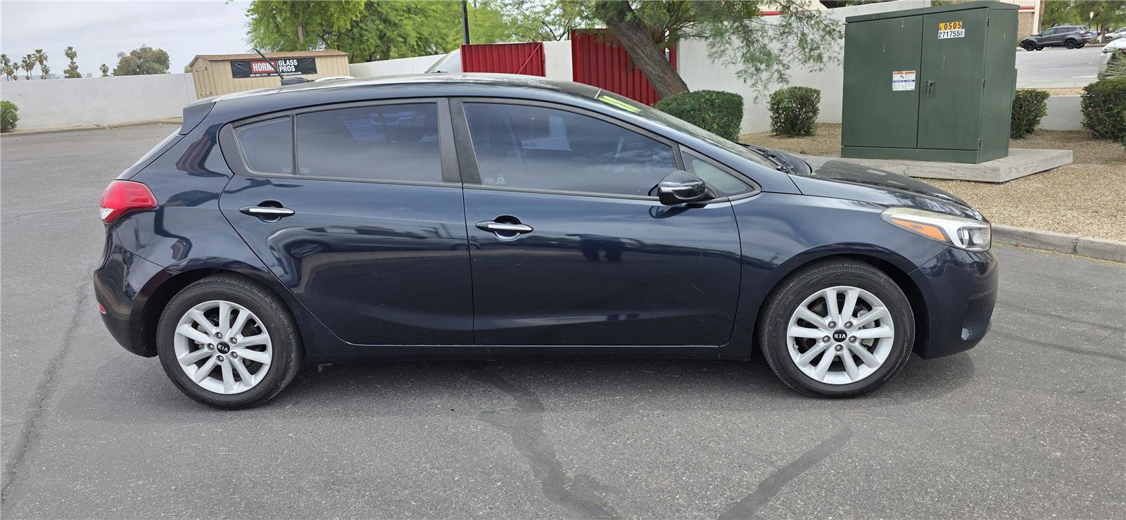 Used 2017 Kia Forte LX w/ Option Group 020 FWD image 4
