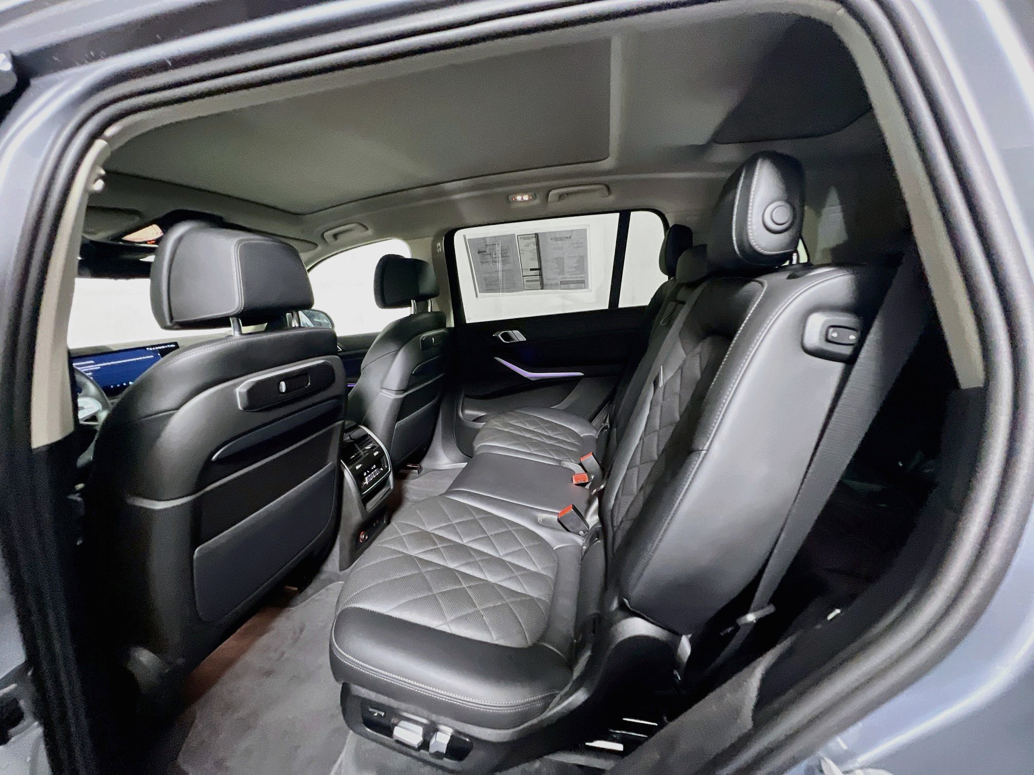 Used 2024 BMW X7 xDrive40i AWD/4WD image 28