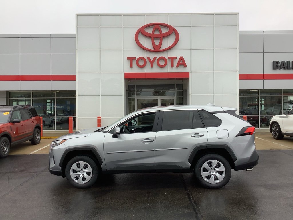 New 2025 Toyota RAV4 LE image 4