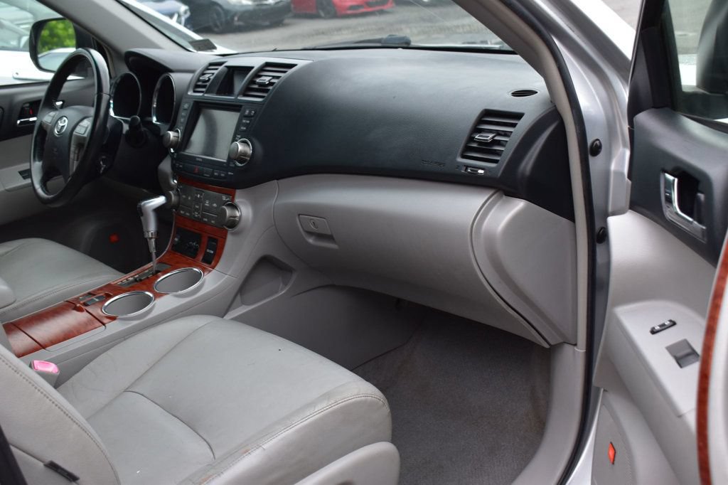 Used 2008 Toyota Highlander Limited AWD/4WD image 17