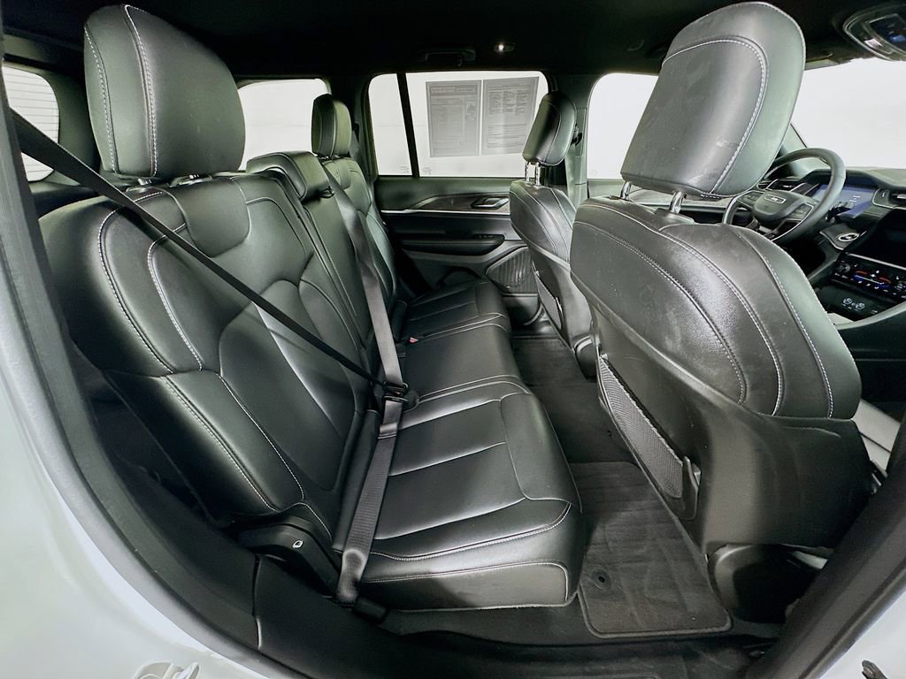 Certified 2025 Jeep Grand Cherokee Limited image 37