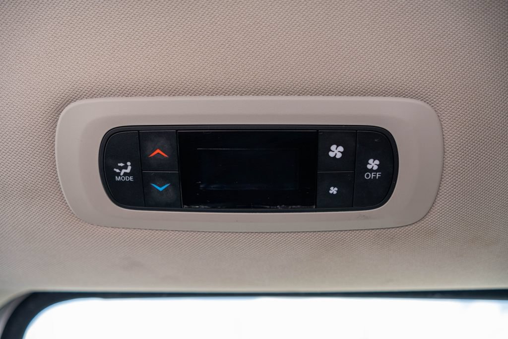 Used 2023 Chrysler Voyager LX FWD image 17