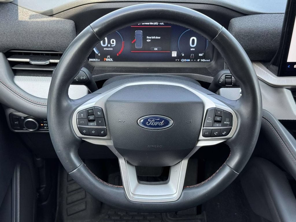 Used 2025 Ford Explorer Active RWD image 10