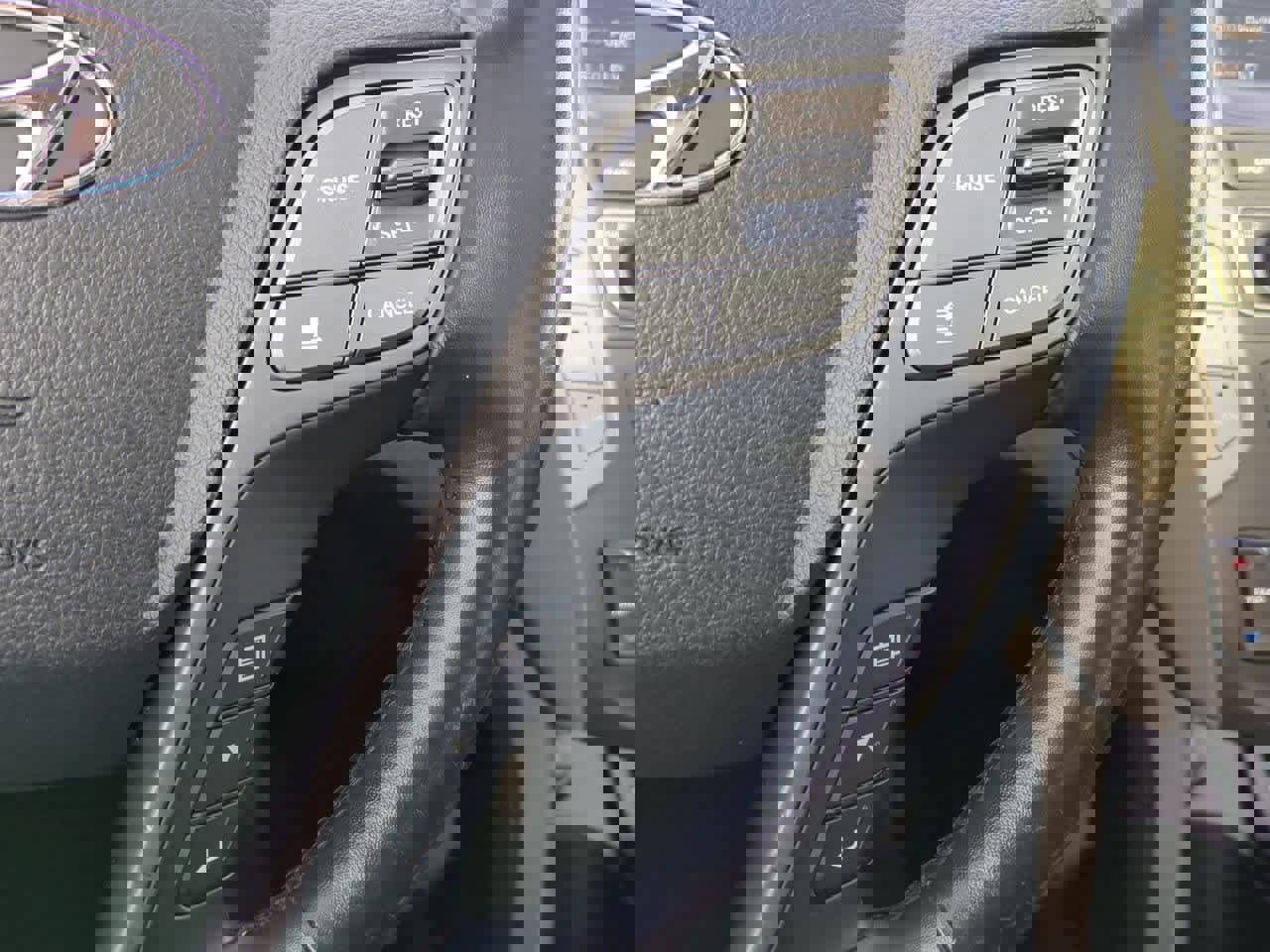 Used 2017 Hyundai Santa Fe Limited image 27