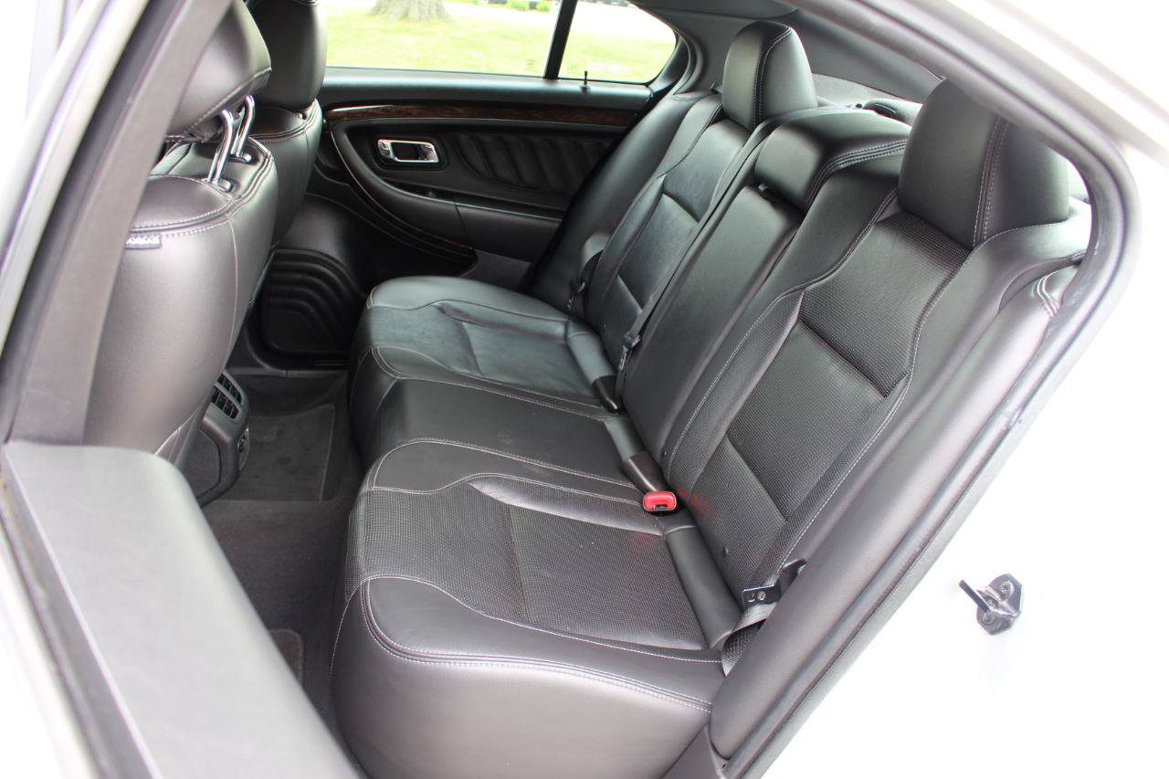 Used 2019 Ford Taurus Limited FWD image 33