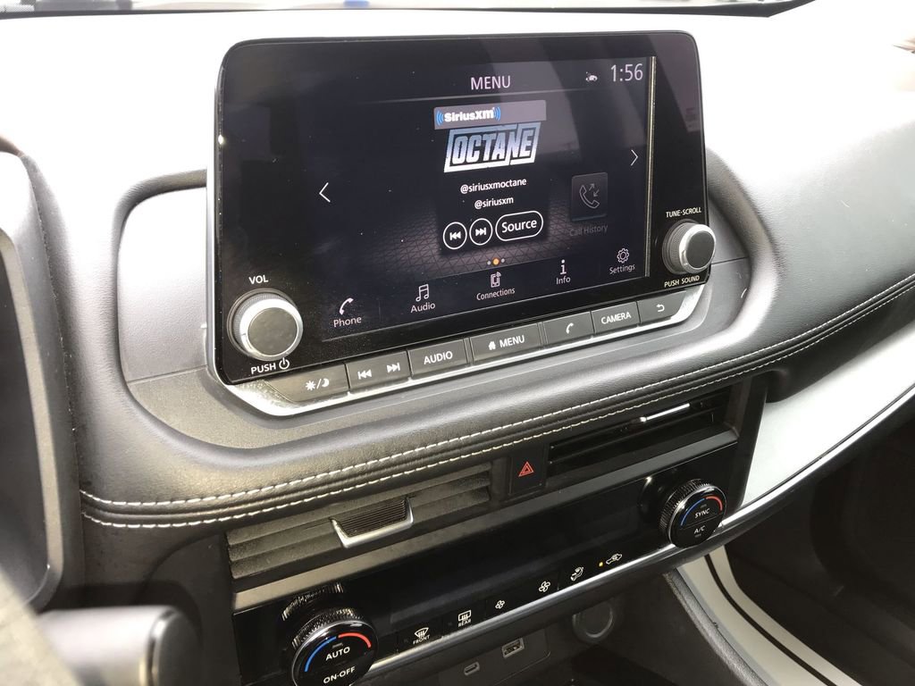 Used 2023 Nissan Rogue SV FWD image 16