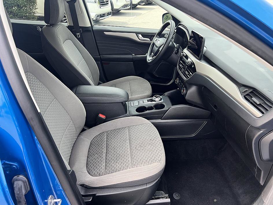 Used 2021 Ford Escape SE image 17