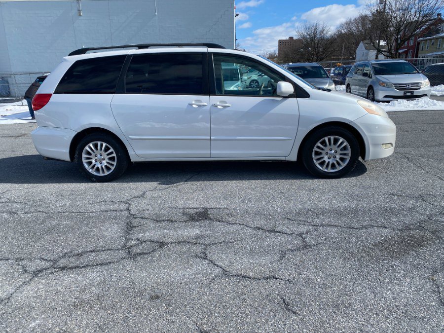 Used 2007 Toyota Sienna XLE Limited FWD image 6