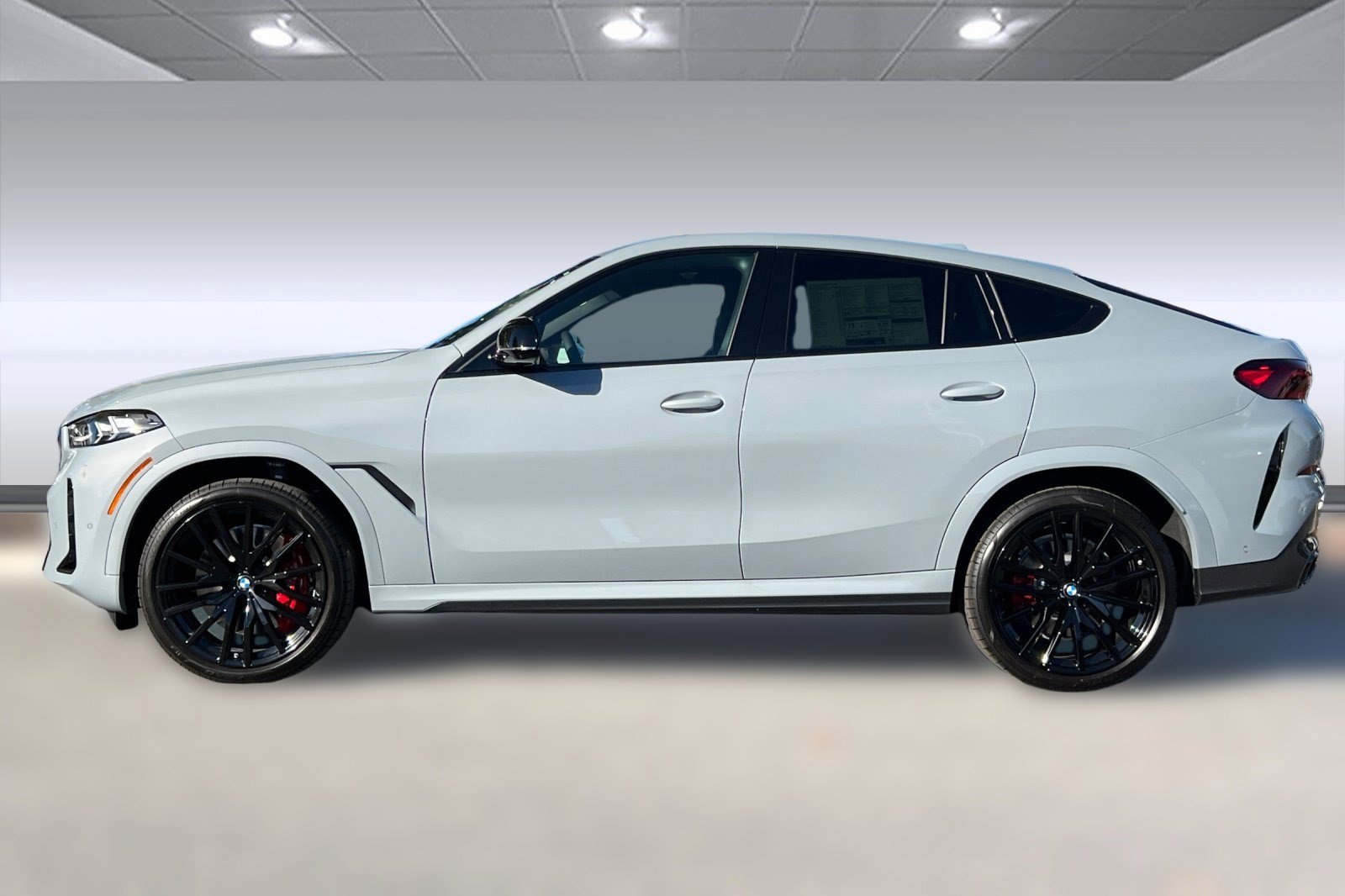 New 2026 BMW X6 M60i image 2