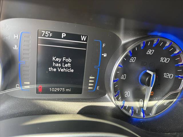 Used 2018 Chrysler Pacifica Touring Plus w/ Tire & Wheel Group FWD image 11