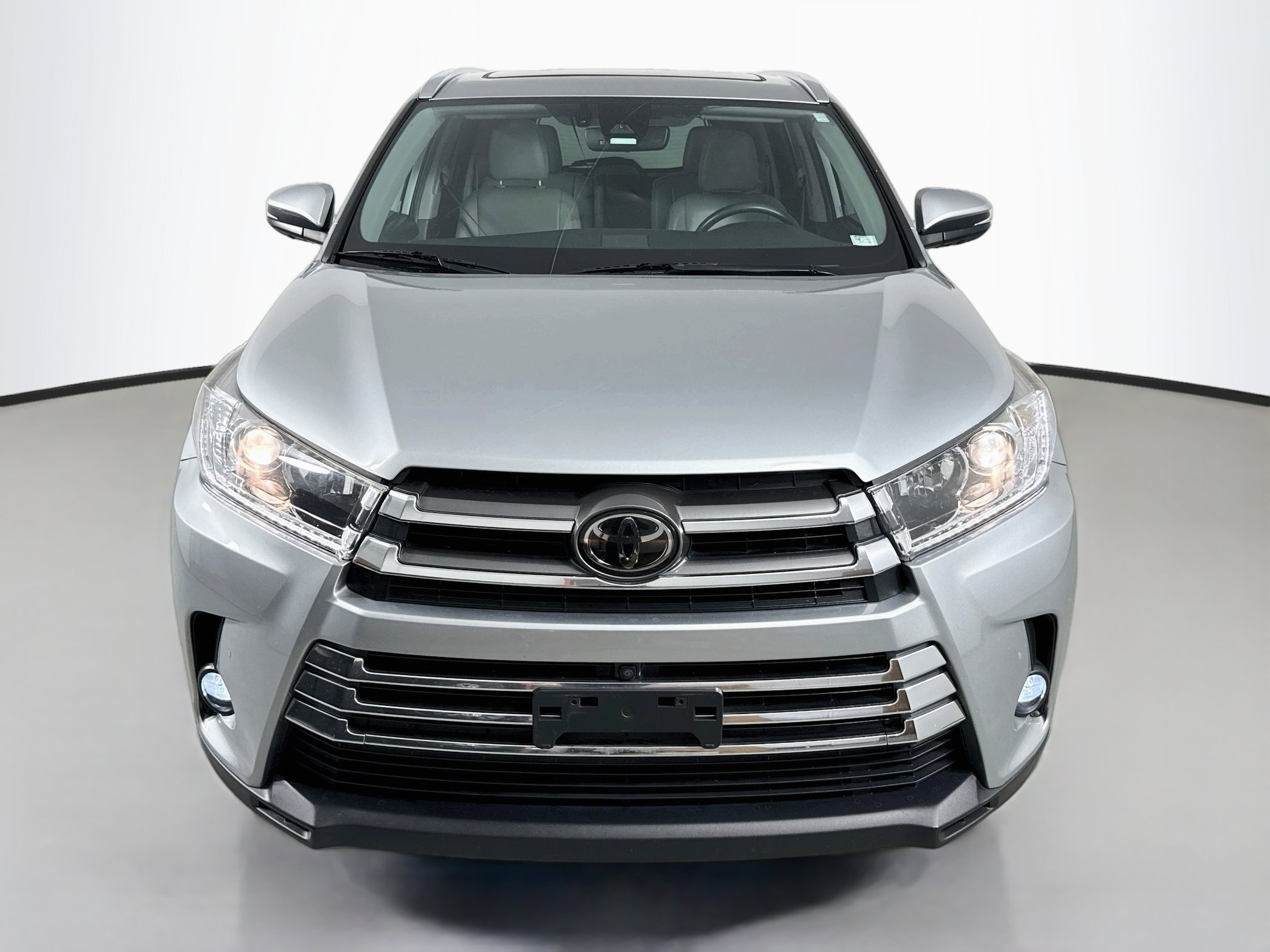 Used 2019 Toyota Highlander Limited Platinum AWD/4WD image 2