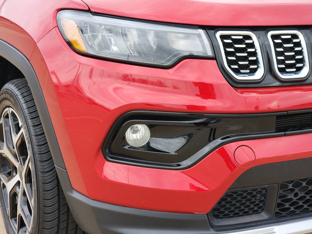 Used 2025 Jeep Compass Limited image 12