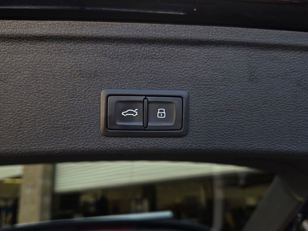 Used 2017 Audi A4 2.0T allroad Premium Plus w/ Technology Package image 32