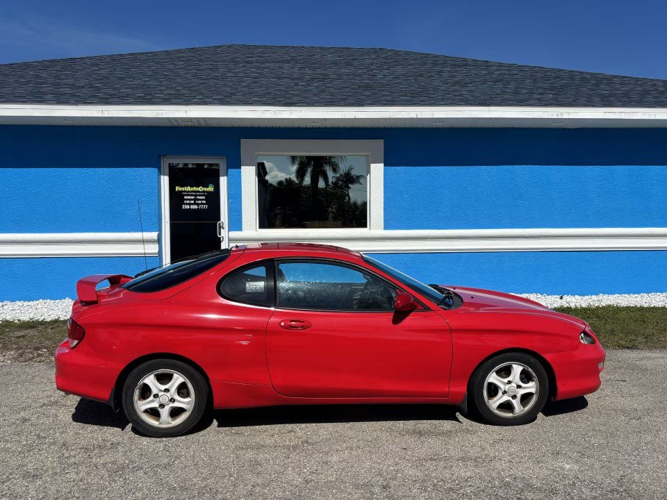 Used 2001 Hyundai Tiburon FWD image 3