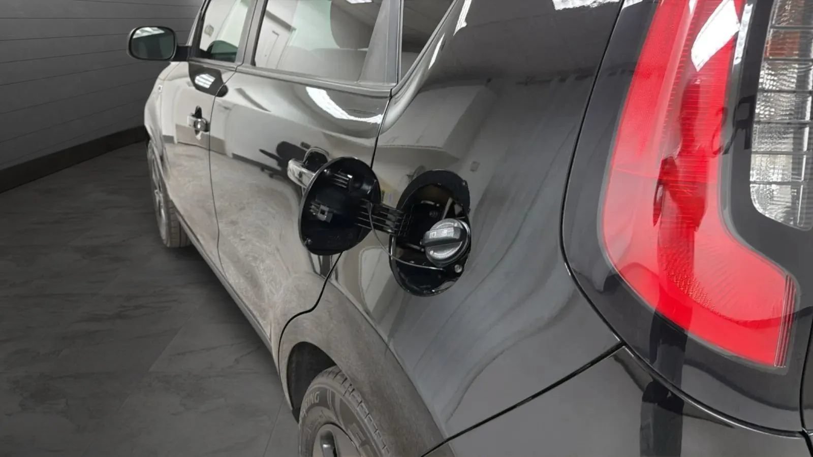 Used 2016 Kia Soul FWD image 25
