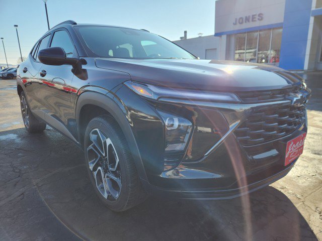 Used 2024 Chevrolet Trax RS w/ Sunroof Package image 7