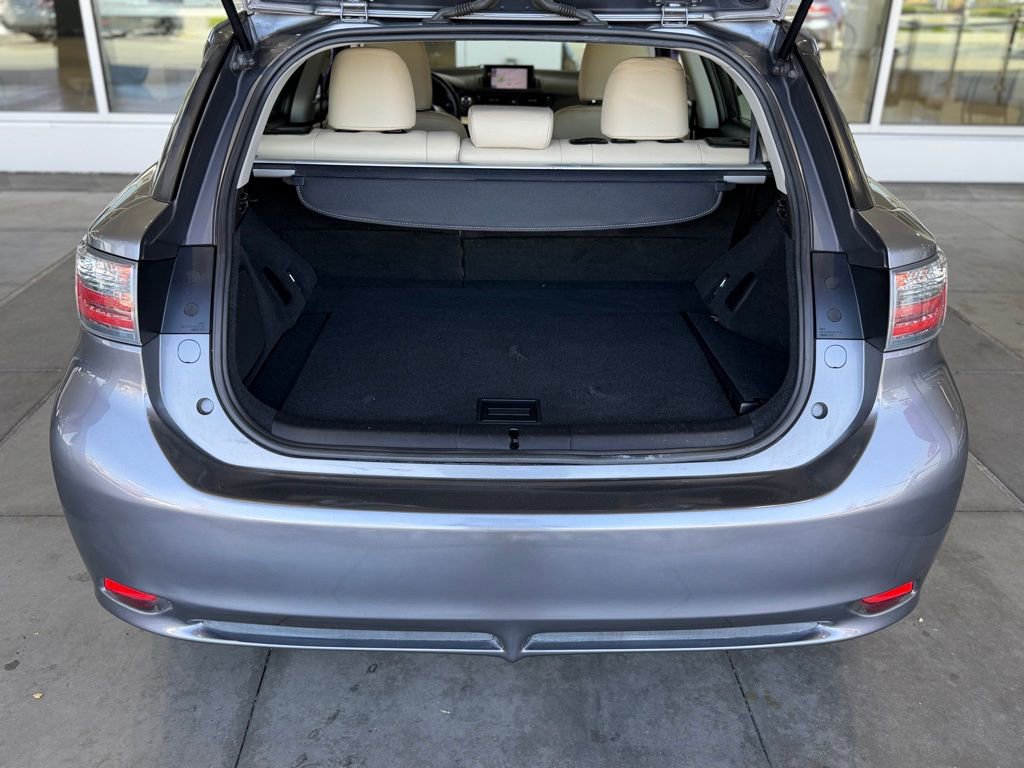 Used 2013 Lexus CT 200h w/ Premium Pkg w/Navigation FWD image 15