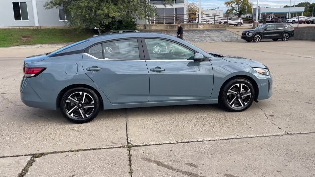 Used 2024 Nissan Sentra SV FWD image 9