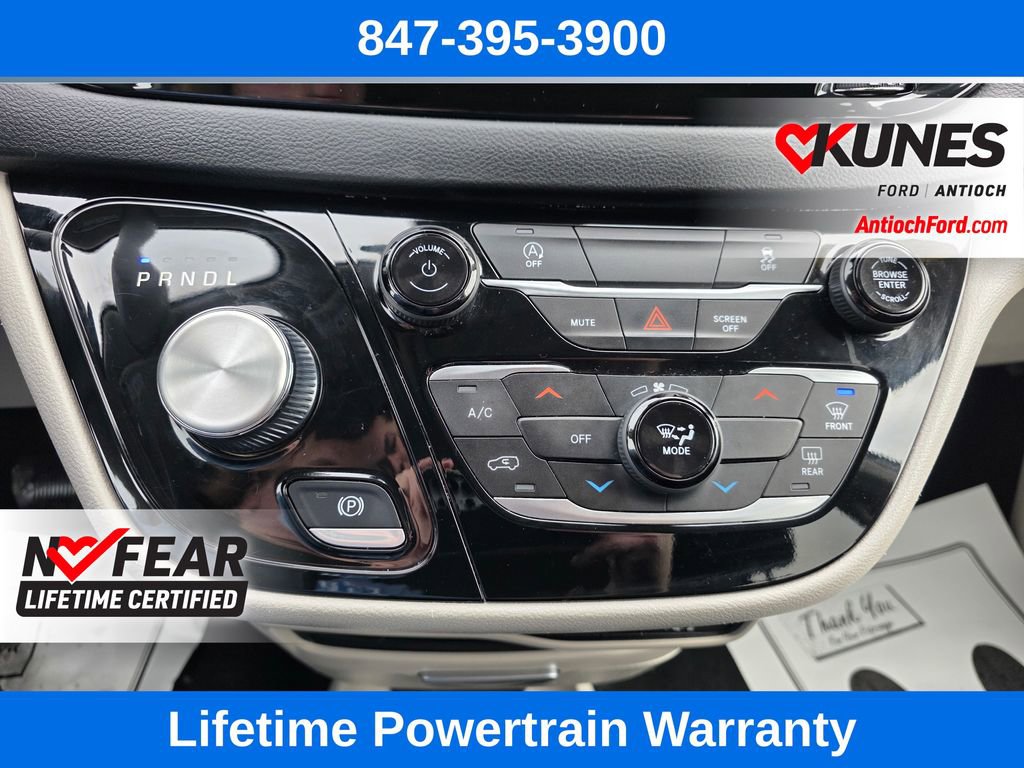 Used 2023 Chrysler Voyager LX image 51