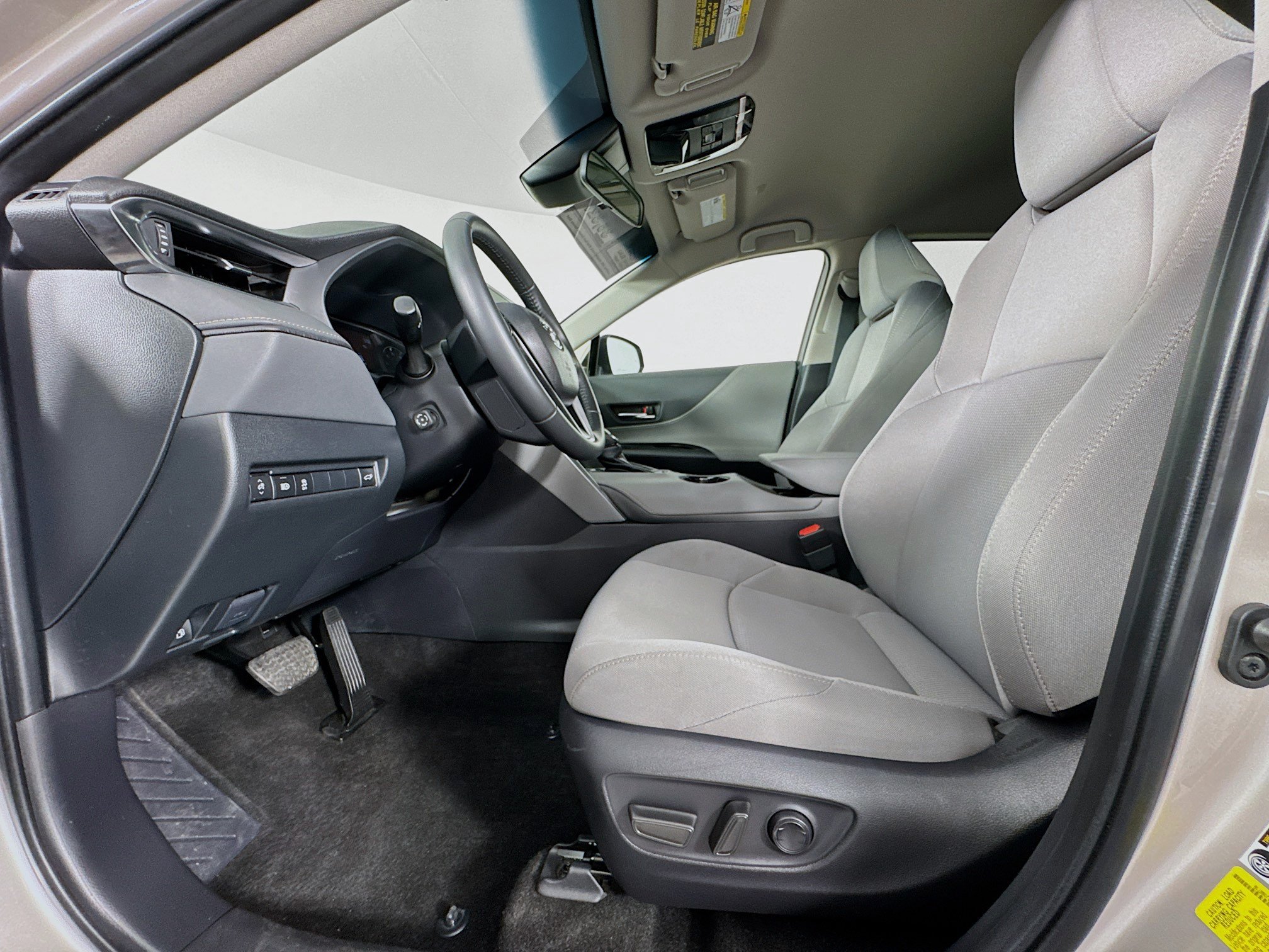 Certified 2024 Toyota Venza LE AWD/4WD image 19