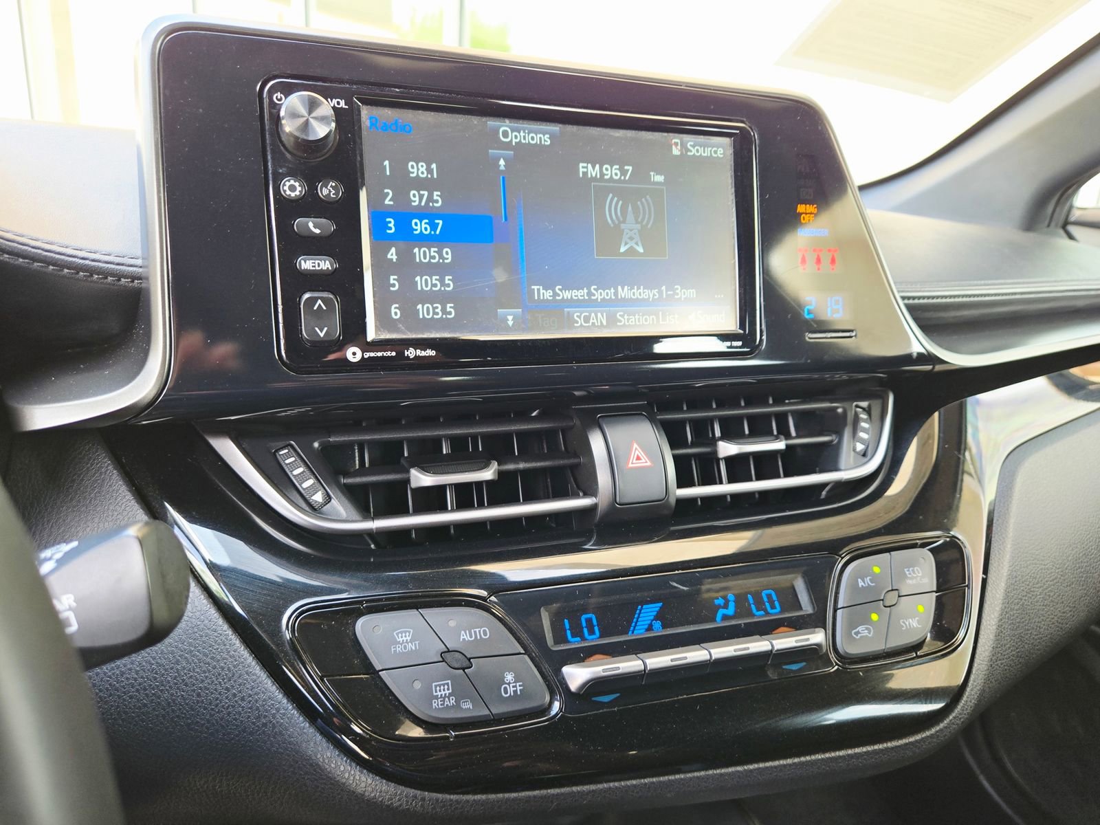 Used 2018 Toyota C-HR XLE image 14