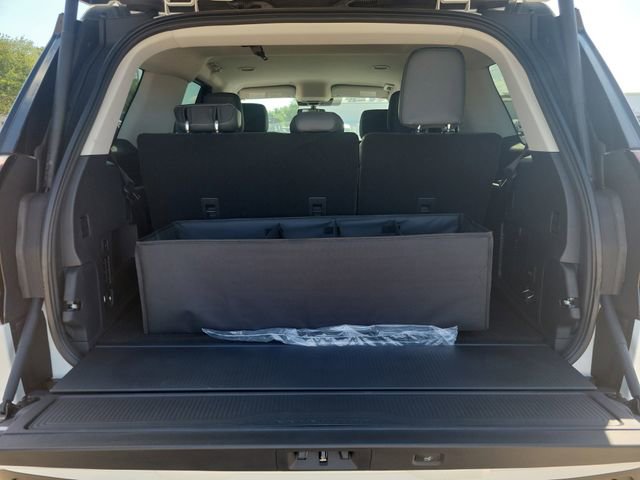 New 2026 Ford Expedition Active RWD image 7
