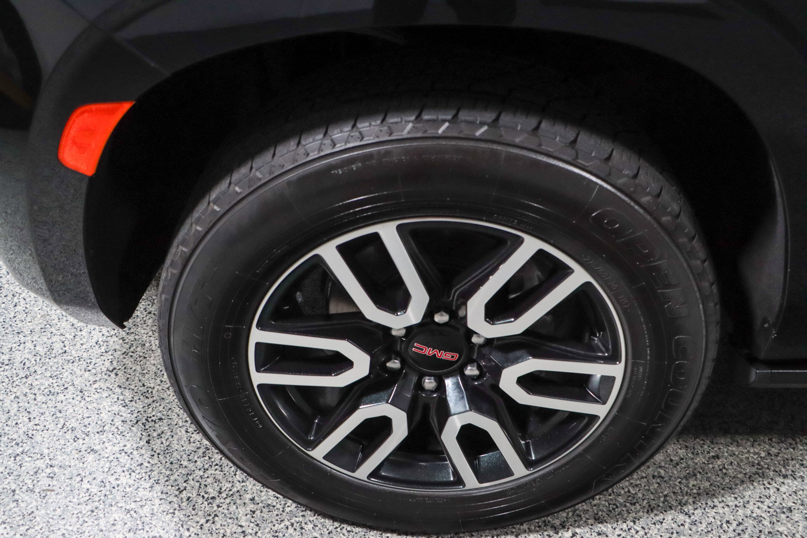 Used 2024 GMC Yukon AT4 w/ Max Trailering Package image 11