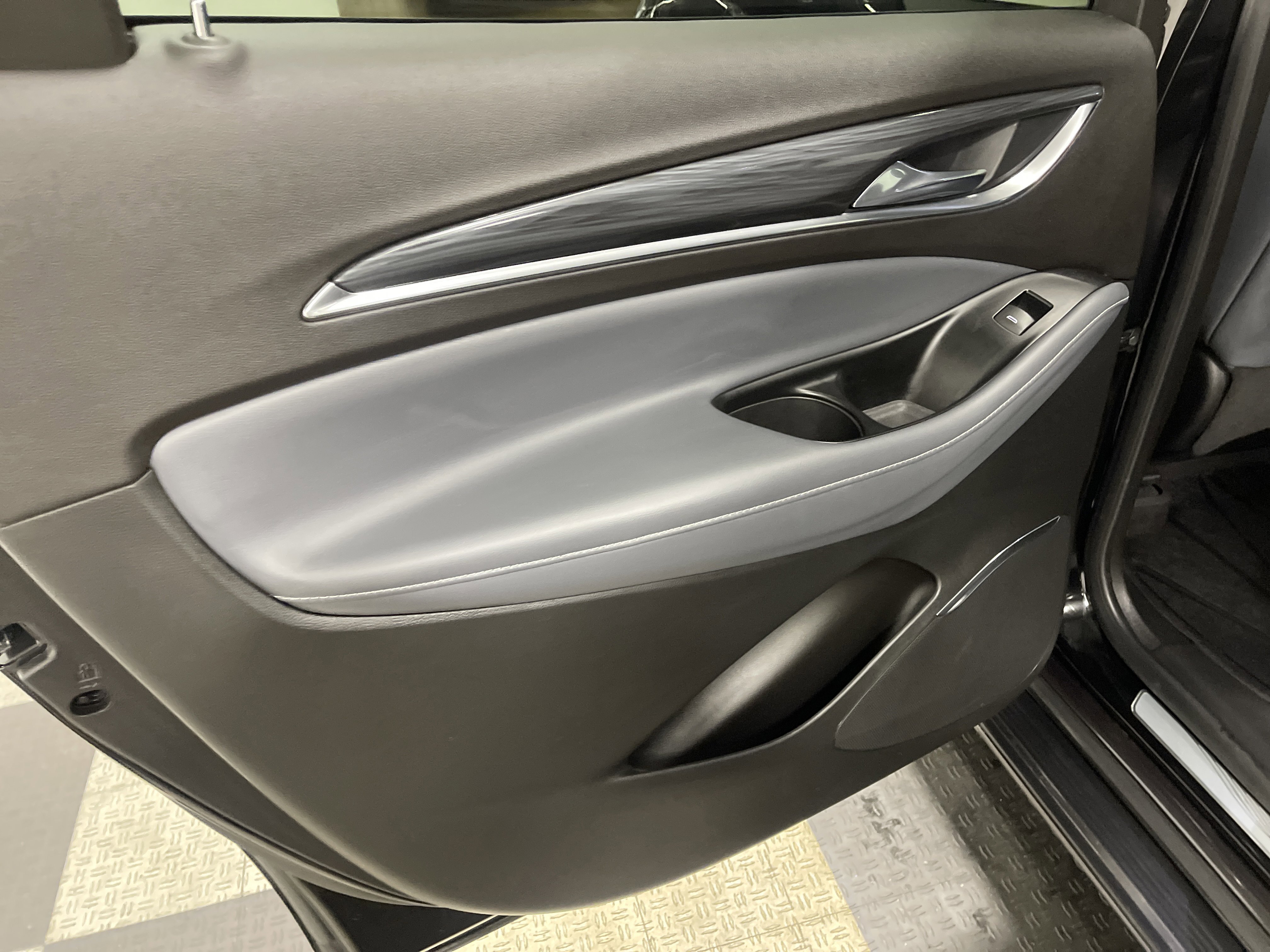 Used 2024 Buick Enclave Essence w/ Experience Buick Package image 15