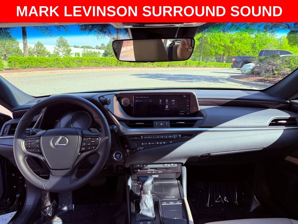 Certified 2020 Lexus ES 300h w/ Premium Package image 14