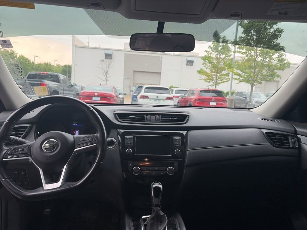 Used 2018 Nissan Rogue SV AWD/4WD image 27