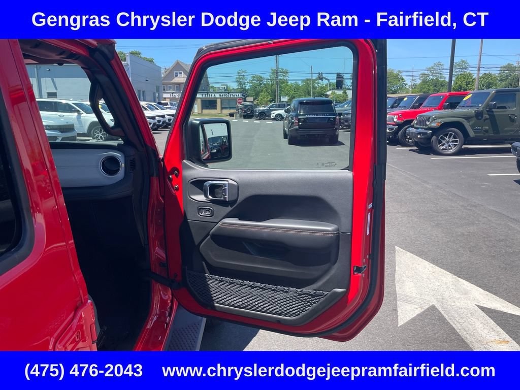 Certified 2025 Jeep Wrangler Unlimited Sahara AWD/4WD image 12