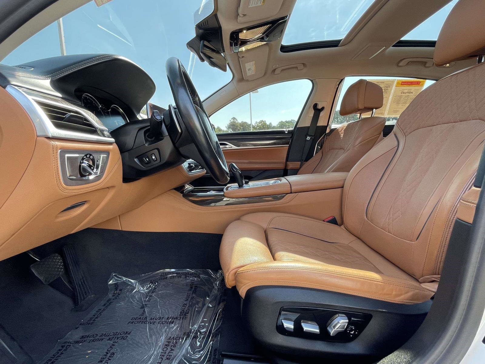 Used 2019 BMW 750i xDrive w/ Executive Package AWD/4WD image 17