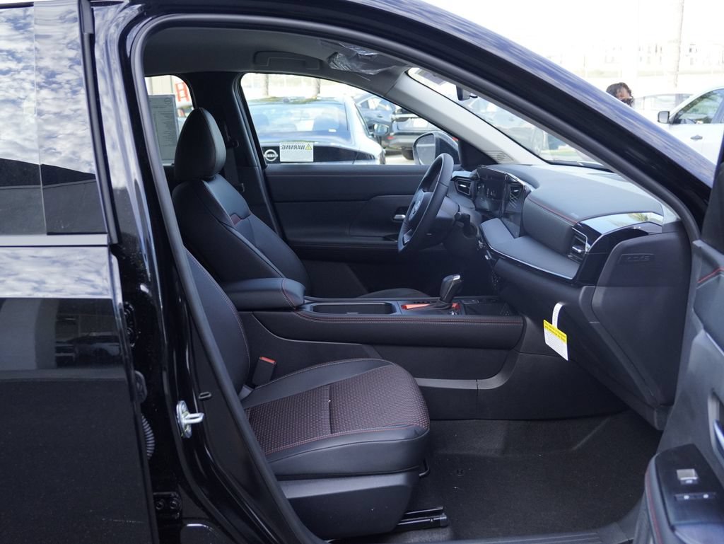 New 2026 Nissan Kicks SR FWD image 26