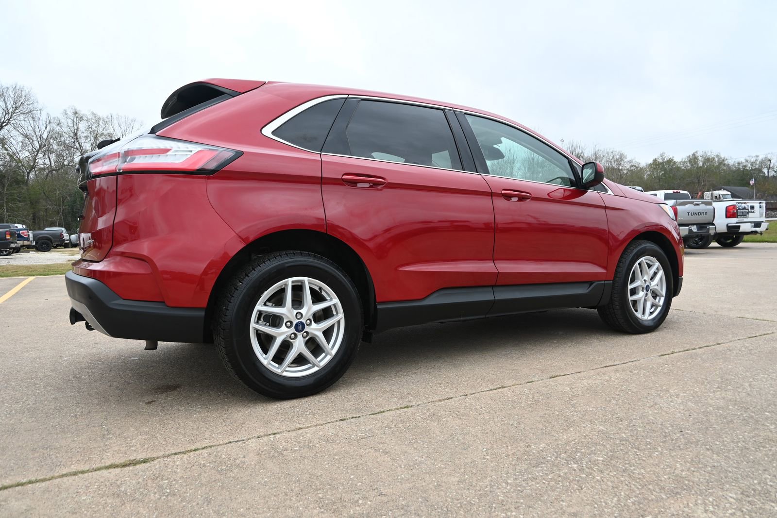 Used 2022 Ford Edge SEL w/ Convenience Package image 3