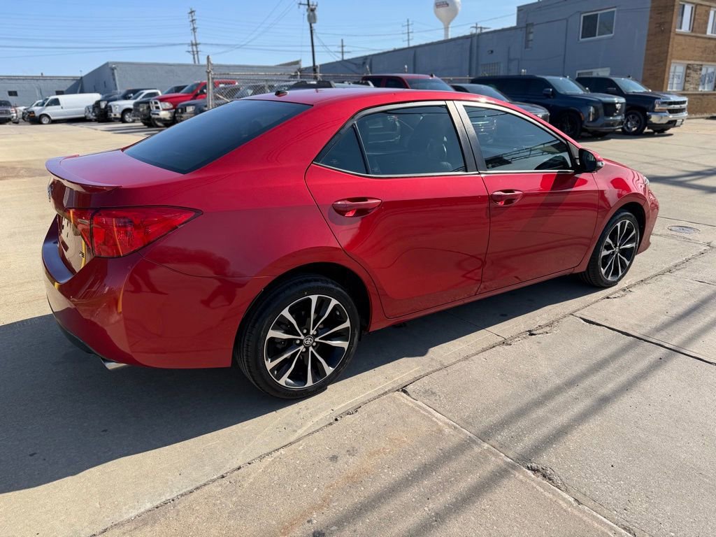 Used 2017 Toyota Corolla SE w/ SE Premium Package image 5