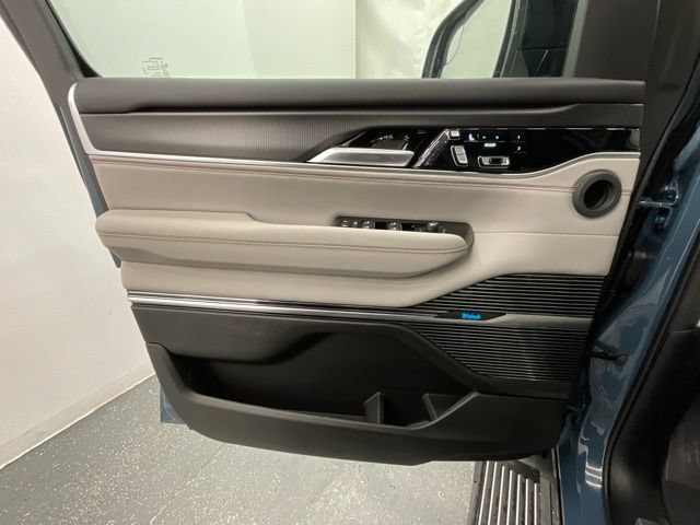 New 2026 Jeep Grand Wagoneer Summit w/ Rear Seat Video Group I AWD/4WD image 9