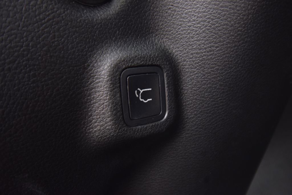 Certified 2023 Jeep Compass Latitude w/ Convenience Group image 40