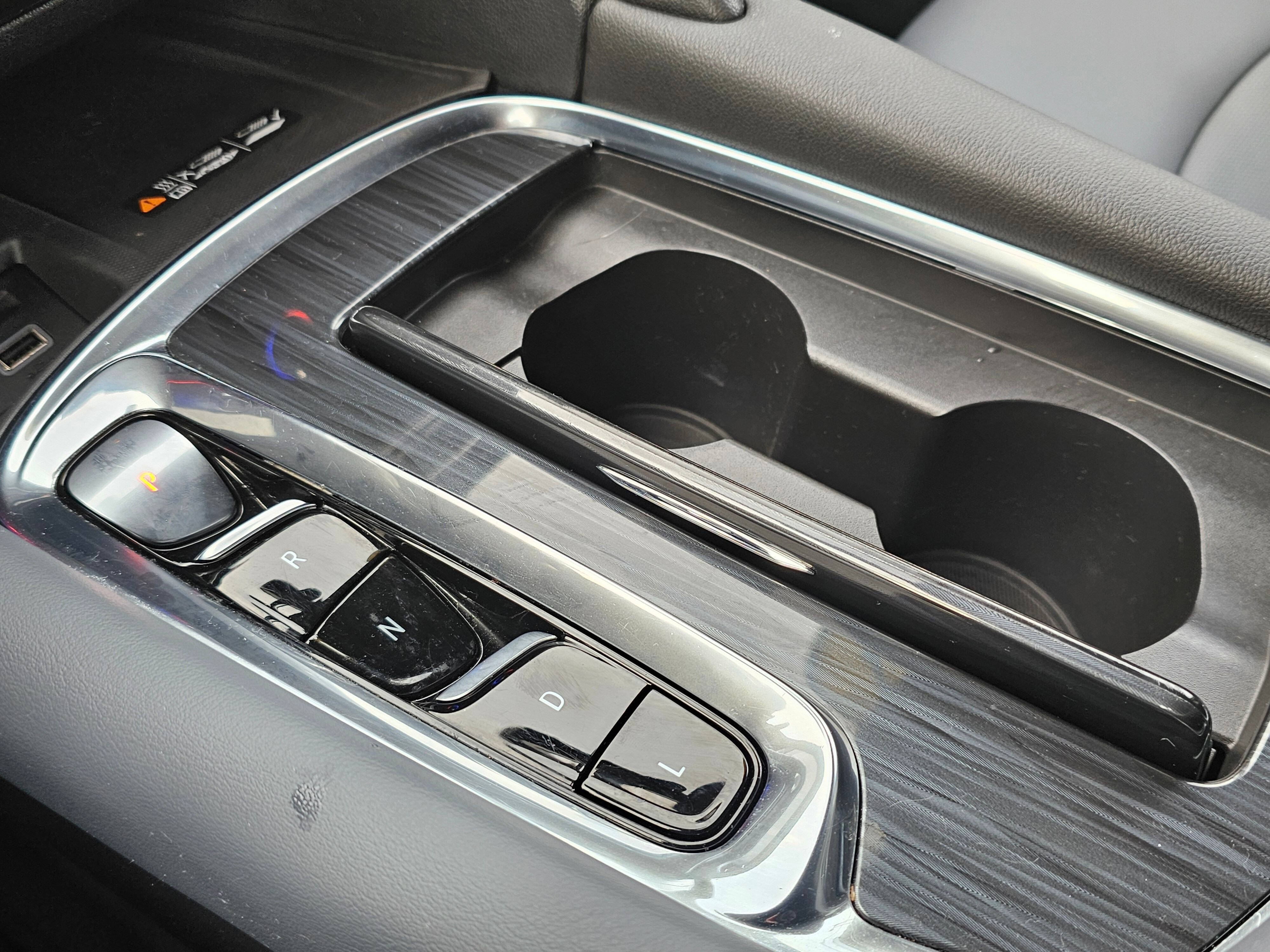 Used 2024 Buick Enclave Essence image 28