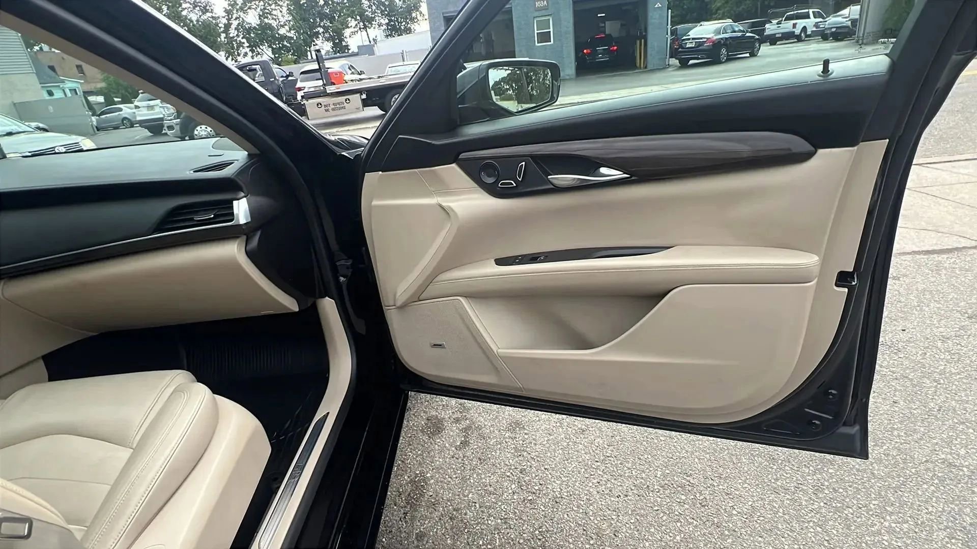Used 2017 Cadillac CT6 3.6 AWD image 30
