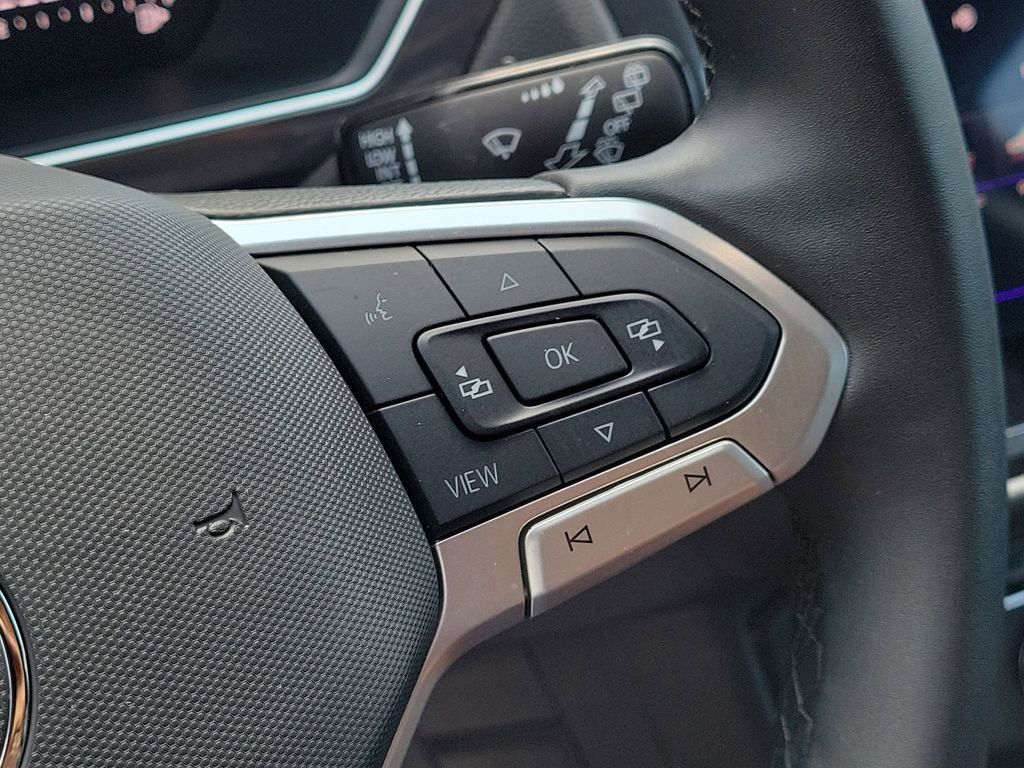 Used 2024 Volkswagen Tiguan Wolfsburg Edition image 31