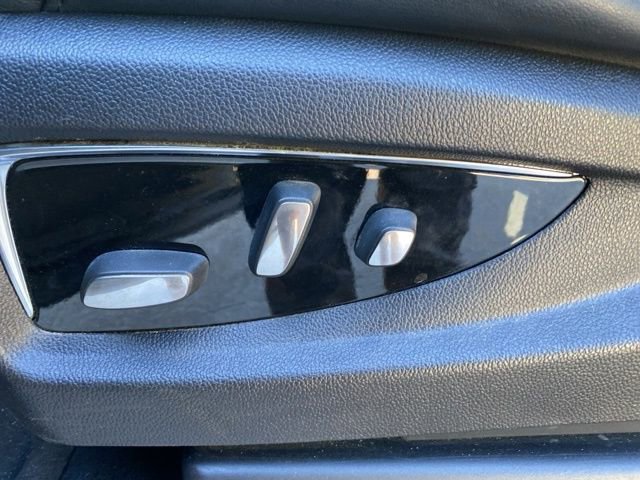 Used 2016 Cadillac Escalade Luxury image 24