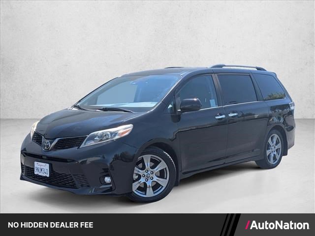Used 2018 Toyota Sienna SE w/ Carpet Mat Package FWD image 1