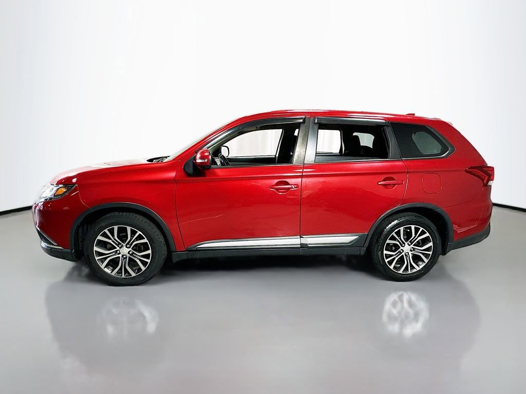 Used 2018 Mitsubishi Outlander SE image 5